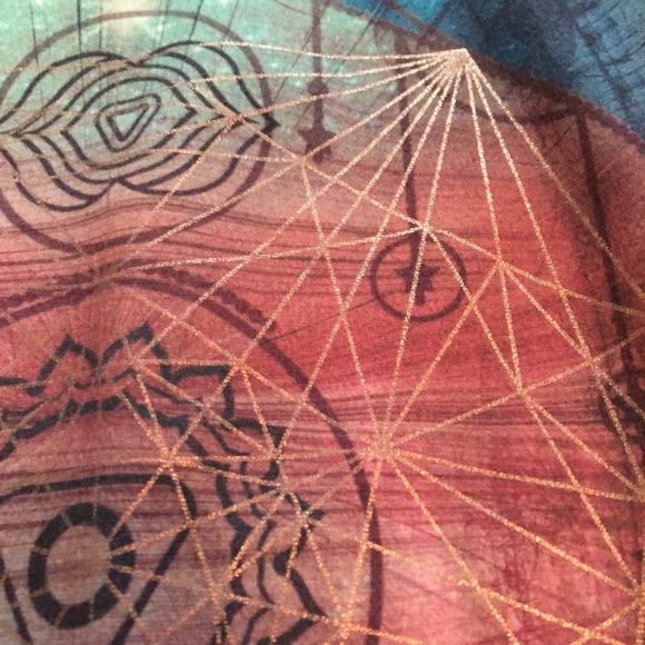 Cosmic Chakra Yoga Leggings from EVCR - Picture 4 of 6